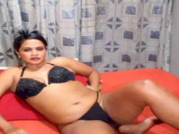 Bongacams Live Sex Cam of LuciousIndian00