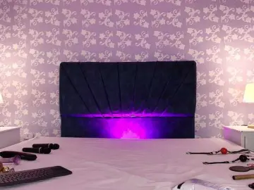 Bongacams Free Live Porn of LittleKloe