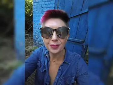 Bongacams Sex Cam of BUSINKA-25