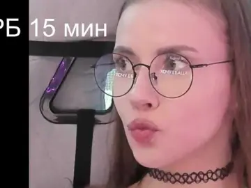 Bongacams Free Live Porn of -VikkiL0vesCheese-
