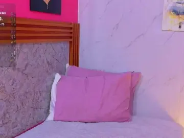 Bongacams Sex Chat of littleeemiily