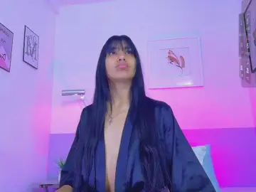 Bongacams Nude Webcam of littleeemiily