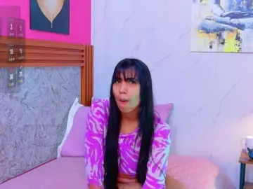Bongacams Free Live Porn of littleeemiily