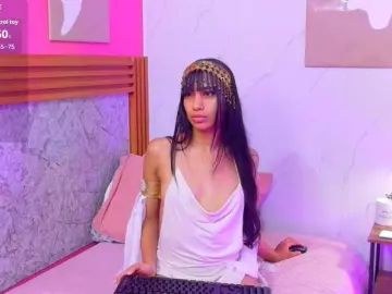 Bongacams Nude Webcam of littleeemiily
