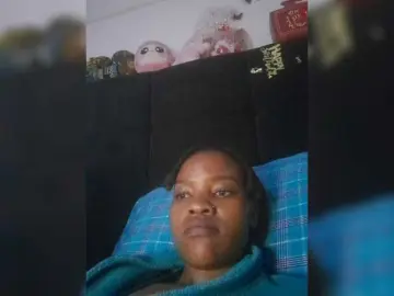 Bongacams Watch Live Sex Cams of Tenzy-1