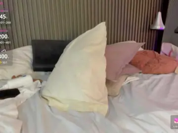 Bongacams Live Sex Cam of lizzarobert