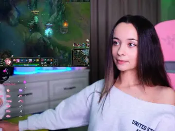 Bongacams Free Live Porn of JuicyAngel