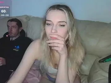 Bongacams Live Porn of Almondmilka