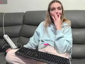 Bongacams Best Webcam of Almondmilka