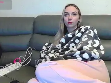 Bongacams Free Live Porn of Almondmilka