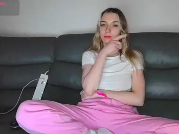 Bongacams Best live sex cam show of Almondmilka