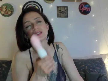 Bongacams Adult Webcam of CoralShine80