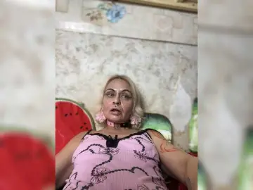 Bongacams Free Porn Cam of GardenerofIllusions