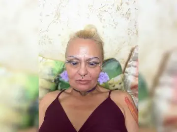 Bongacams Free Live Porn of GardenerofIllusions