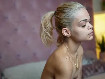 Bongacams Sex Cam of MaiaMini