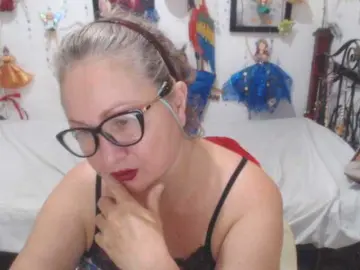 Bongacams Adult Video Chat of LADYQUEEN520