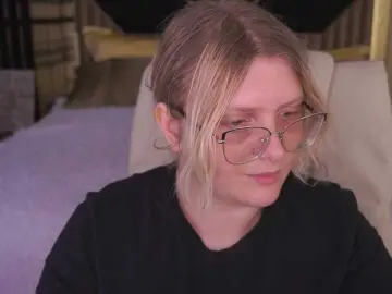Bongacams Sex Cam of KiraKolobok