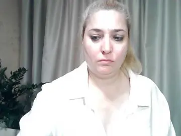 Bongacams Watch Live Sex Cams of KickaIricka