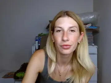 Bongacams Free Porn Cam of LunaVibe-V