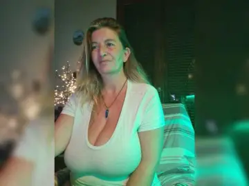 Bongacams Free Porn Cam of JennaDeluxe