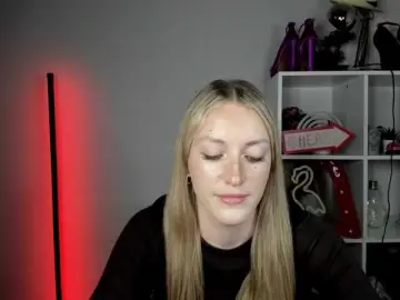 Bongacams Free Porn Cam of EvelynBlond