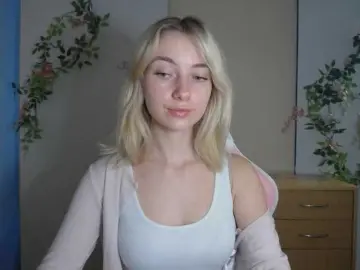 Bongacams Live Porn of LuciaGlow