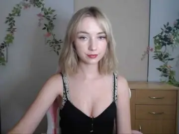 Bongacams Live Porn of LuciaGlow