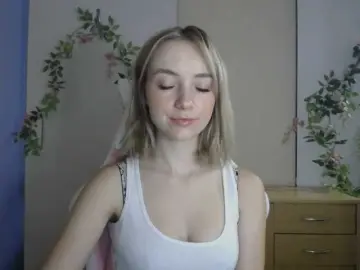 Bongacams Live Porn of LuciaGlow