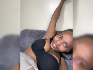 Bongacams Nude Webcam of Curvy-maxy9