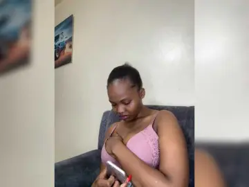 Bongacams Free Porn Cam of Curvy-maxy9