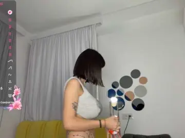 Bongacams Nude Webcam of KhadijahStippich