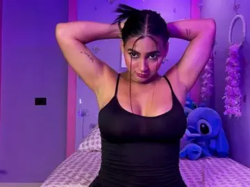 Bongacams Live Sex Cam of Ashlyrouxx