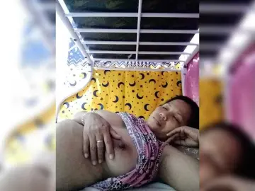 Bongacams Watch Live Sex Cams of Chatty22