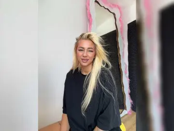 Bongacams Adult Video Chat of -AmazingBlonde-