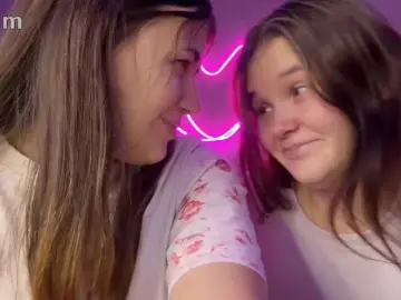 Bongacams Watch Live Sex Cams of TwoLesbyBaby