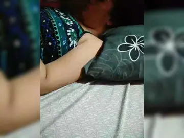 Bongacams Sex Chat of XXhornywetprincess99XX