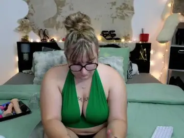 Bongacams Sex Cam of ElvinnaLaFrancaise
