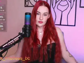 Bongacams Nude Webcam of FemdomJOI