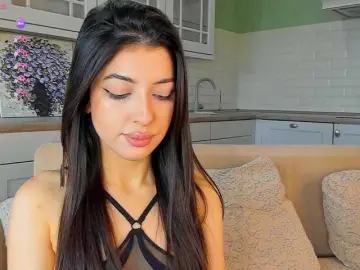 Bongacams Watch Live Sex Cams of SweetyKissy