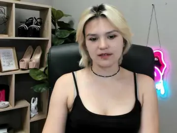 Bongacams Watch Live Sex Cams of SweetLilyxo