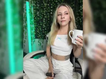 Bongacams Watch Live Sex Cams of Korol-Eva