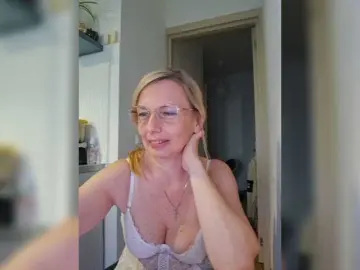Bongacams Live Sex of ShiningMILF