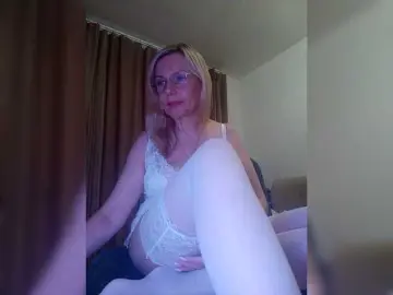 Bongacams Watch Live Sex Cams of ShiningMILF