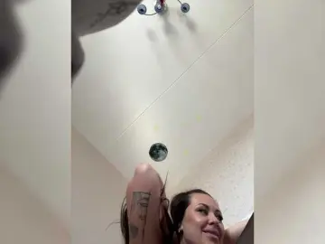 Bongacams Watch Live Sex Cams of -Hennessy-
