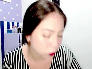 Bongacams Sex Chat of PetiteIvoryqueens