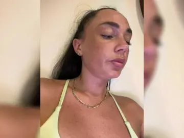 Bongacams Free Live Porn of BabyTata211