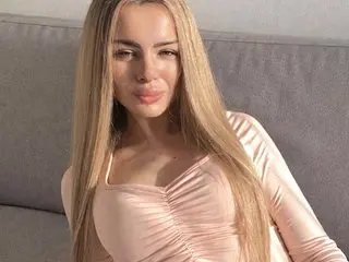LinaAvery
