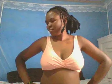 Bongacams Nude Webcam of Thearo