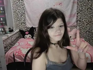 Bongacams Live Sex Cam of FrirenLovv
