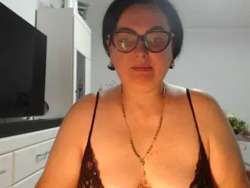 Bongacams Live Sex Cam of Emyllywhite